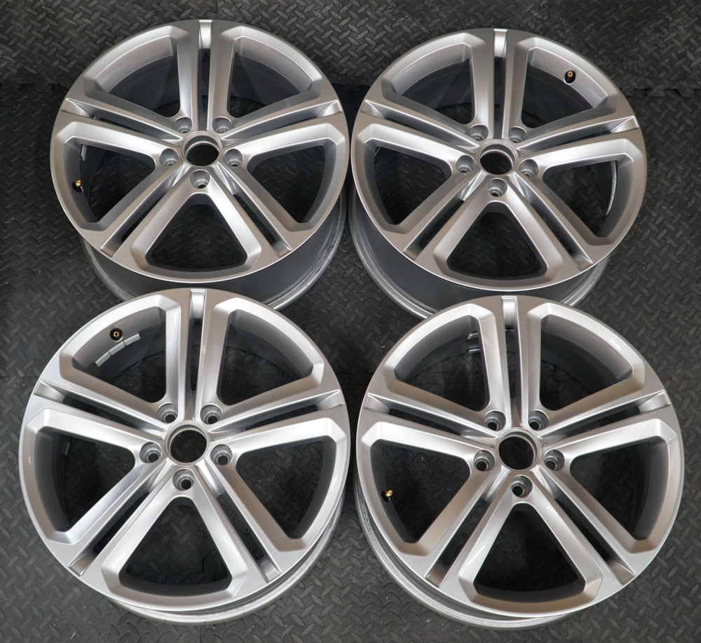 18-Inch 5 Double Spoke Aluminum Alloy Wheel, Hyper Silver