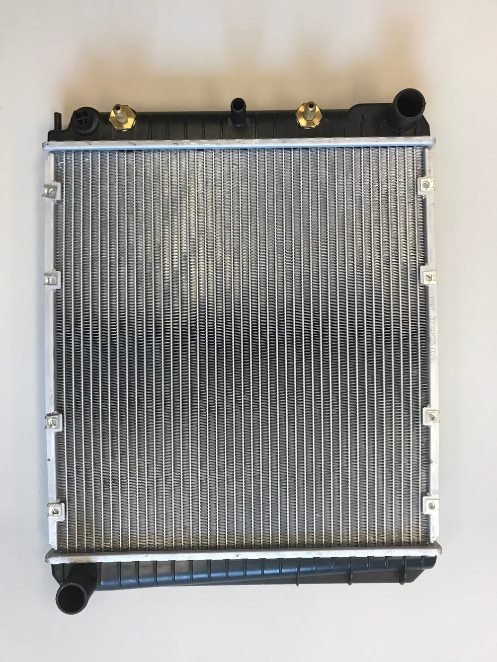 740 760 2.3L Automatic Radiator 450x418x32mm