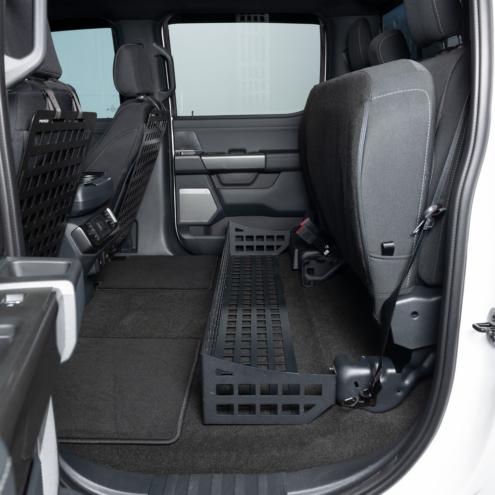 20C GLADIATOR UNDERSEAT MOLLE STORAGE