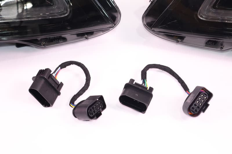 W204 FULL LED PROJECTOR HEADLIGHTS BLACK HOUSING SMOKED LENS SWITCHBACK LED LIGHT BAR LED SEQUENTIAL SIGNAL WITH CONVERTER FOR HID - HALOGEN AND XENON MODELS