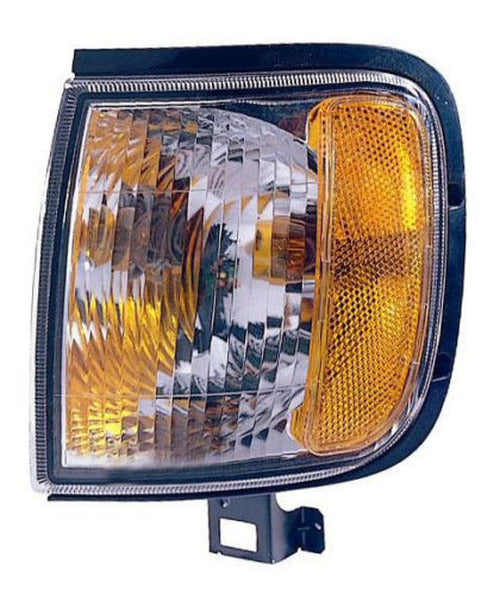 RH CAB CORNER FORD P/U 6772