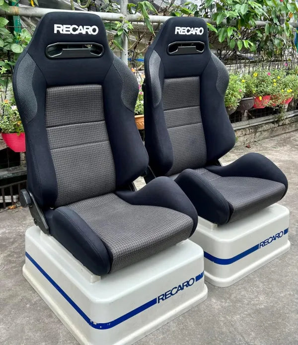SR3 Sports Seat with Seat Heating