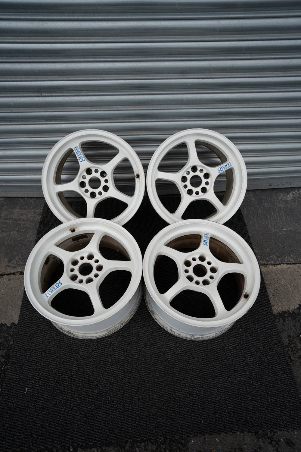 Gramlights 57C 17x8.5 +30 5x114.3 White Wheel