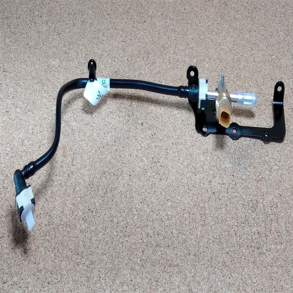 Fuel Supply Manifold 2.0L