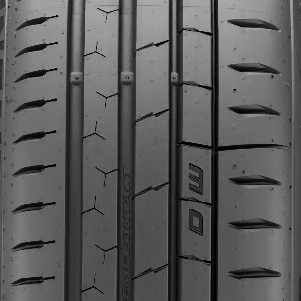ExtremeContact Sport 02 255/40ZR17 94W Tire