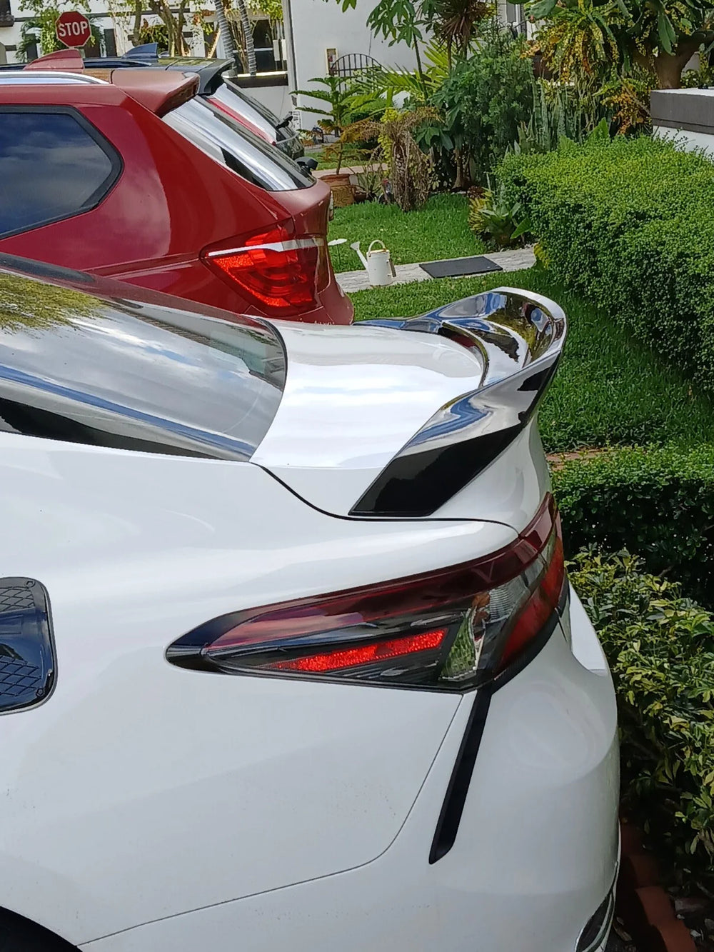 Ducktail Style Rear Spoiler
