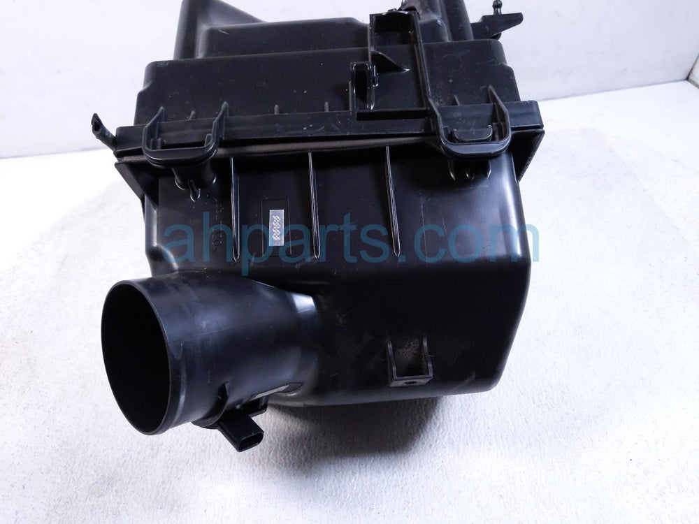 Air Cleaner Assembly with Element