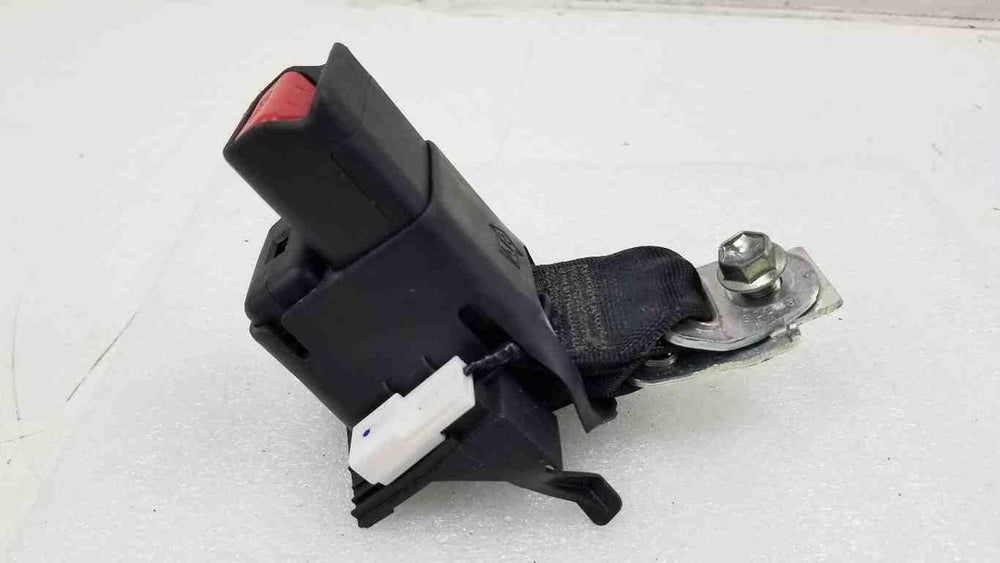 Rear Right Seat Belt Receptacle
