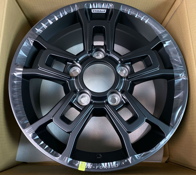Pro 18-Inch Flat Black Split 5-Spoke Alloy Wheel