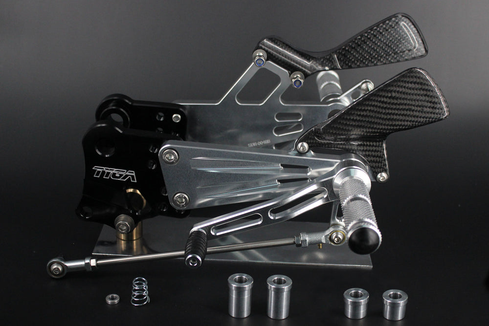 Race Rear Set Step Kit with Carbon Fiber Plates
