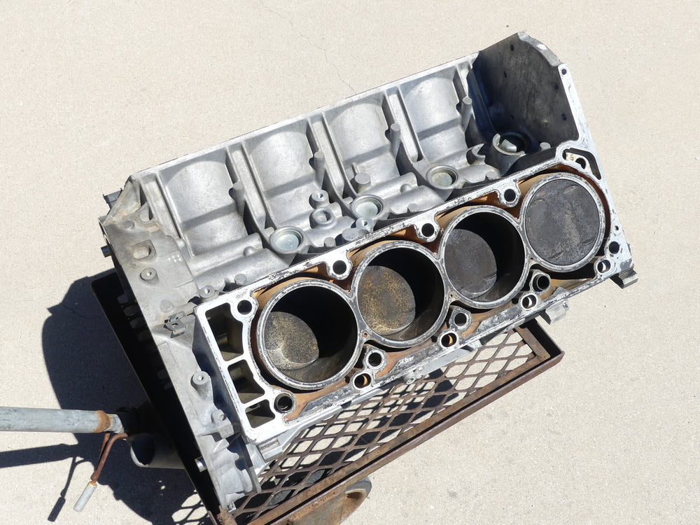 M273 5.5L V8 Aluminum Engine Block Assembly