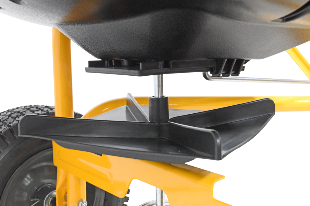 CUB CADET 115 LB TOWBEHIND LAWN & GARDEN BROADCAST SPREADER