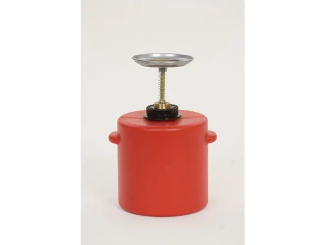 EAGLE PLUNGER DISPENSING CAN 4 QT DASHER SCREEN POLYETHYLENE RED