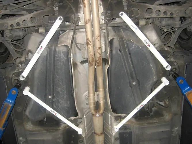 8-Point Rear Mid-Chassis Brace