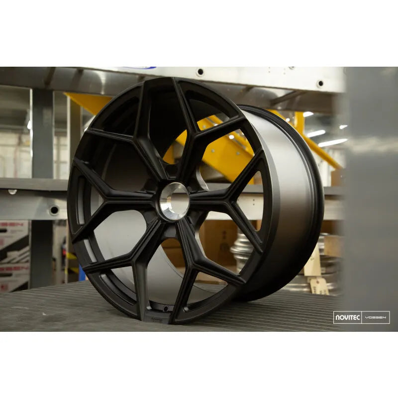 Vossen black auto part